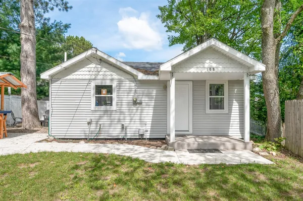 $141,400 | 108 Henderson Place, Cadillac, MI 49601