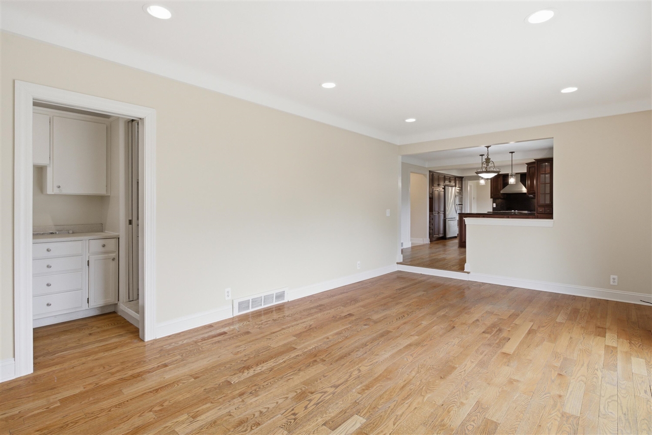 653 Perrien Place Grosse Pointe, MI 48236 - Photo 28 of 54
