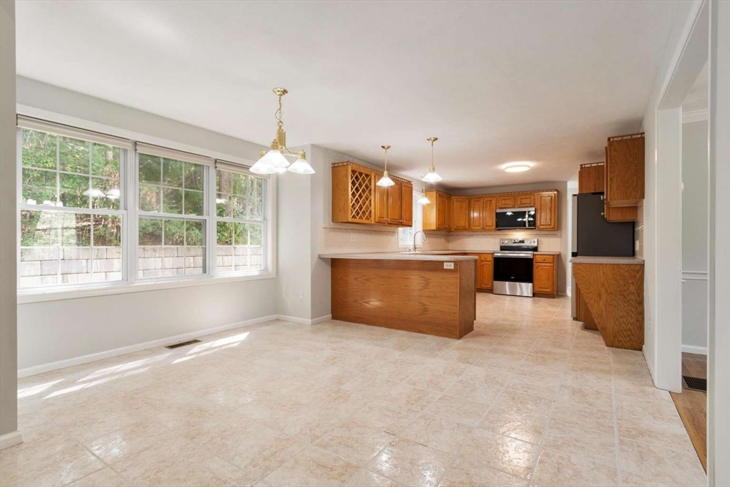 15 Marks Way Maynard, MA 01754 - Photo 6 of 20