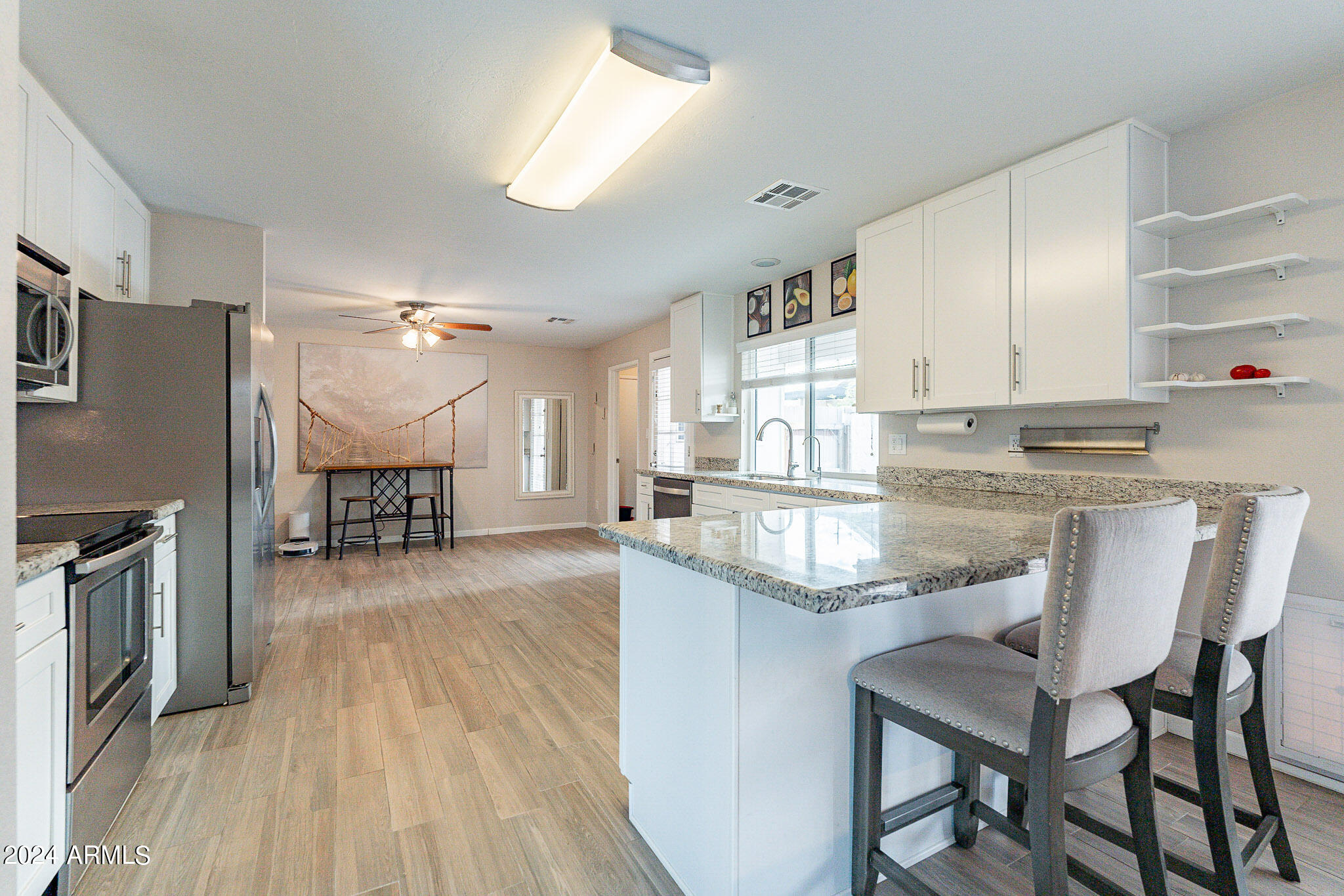4228 West Hearn Road Phoenix, AZ 85053 - Photo 11 of 67 Gallery Image 11