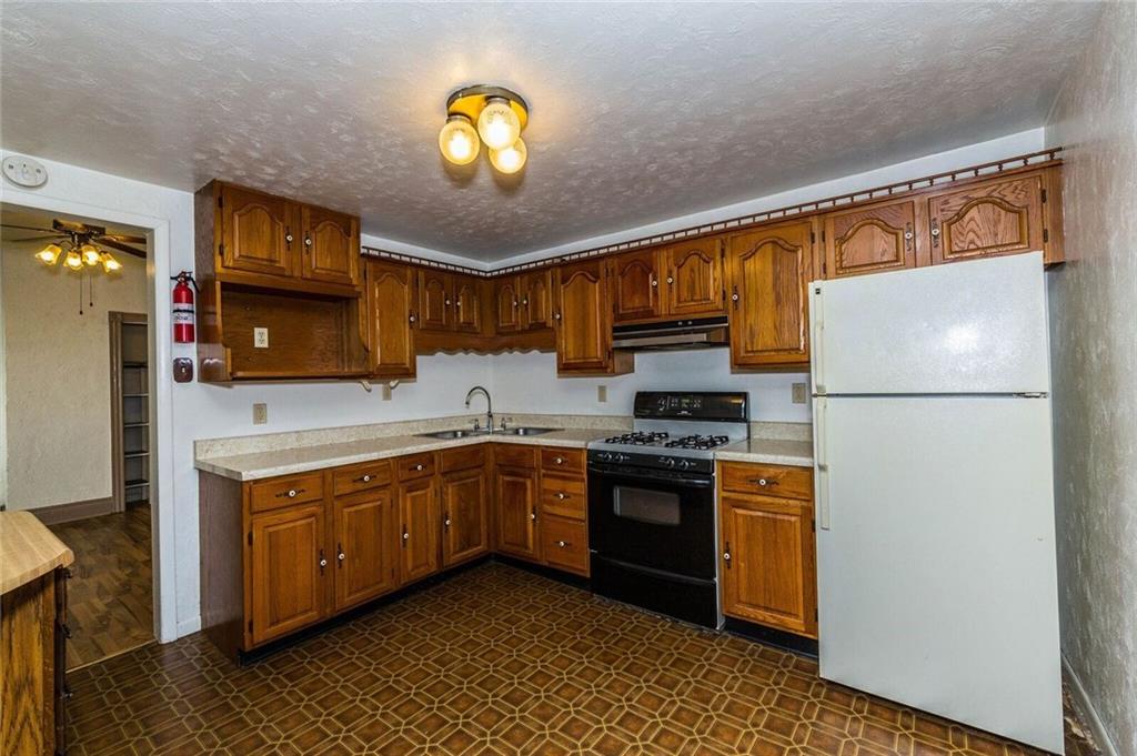 1007 Lake Street McKees Rocks, PA 15136 - Photo 10 of 22