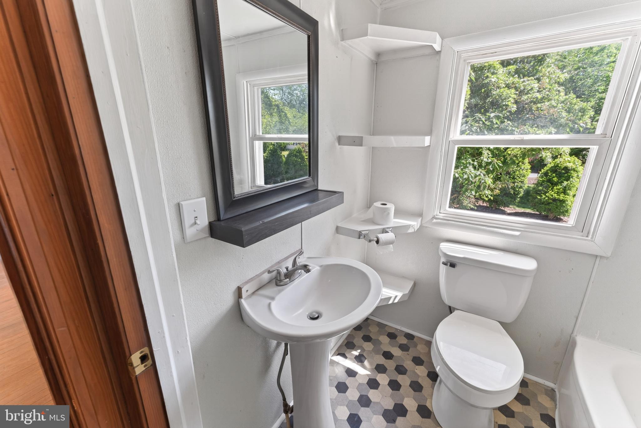 28266 Riverside Drive Salisbury, MD 21801 - Photo 45 of 79 Upstairs full bathroom