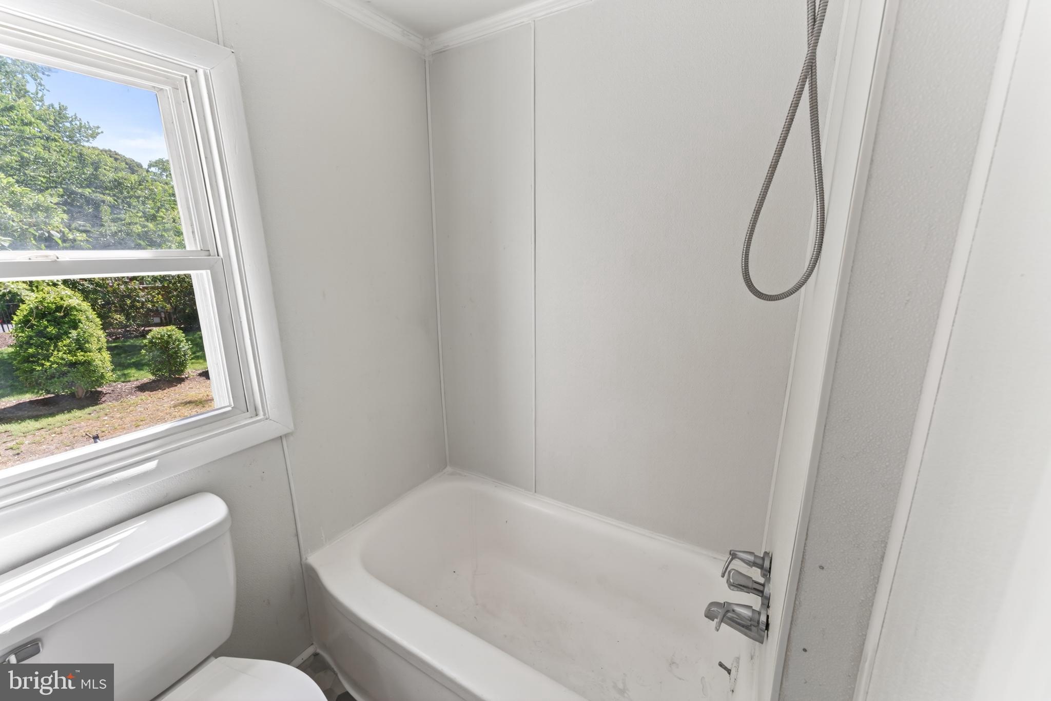 28266 Riverside Drive Salisbury, MD 21801 - Photo 46 of 79 Upstairs full bathroom