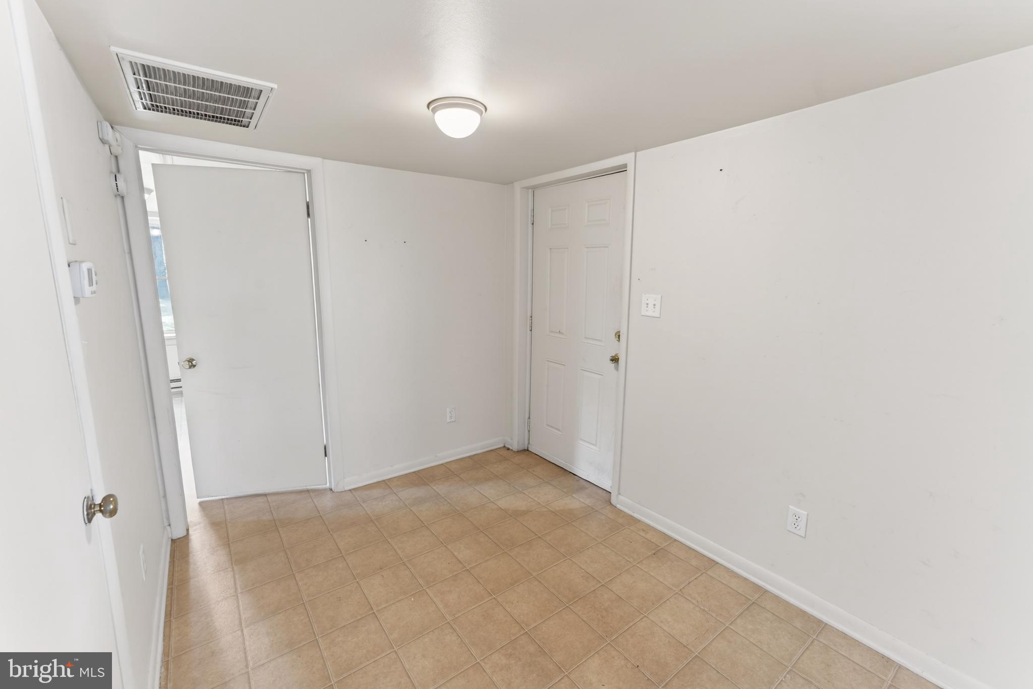 28266 Riverside Drive Salisbury, MD 21801 - Photo 56 of 79 Guest house interior - front entry