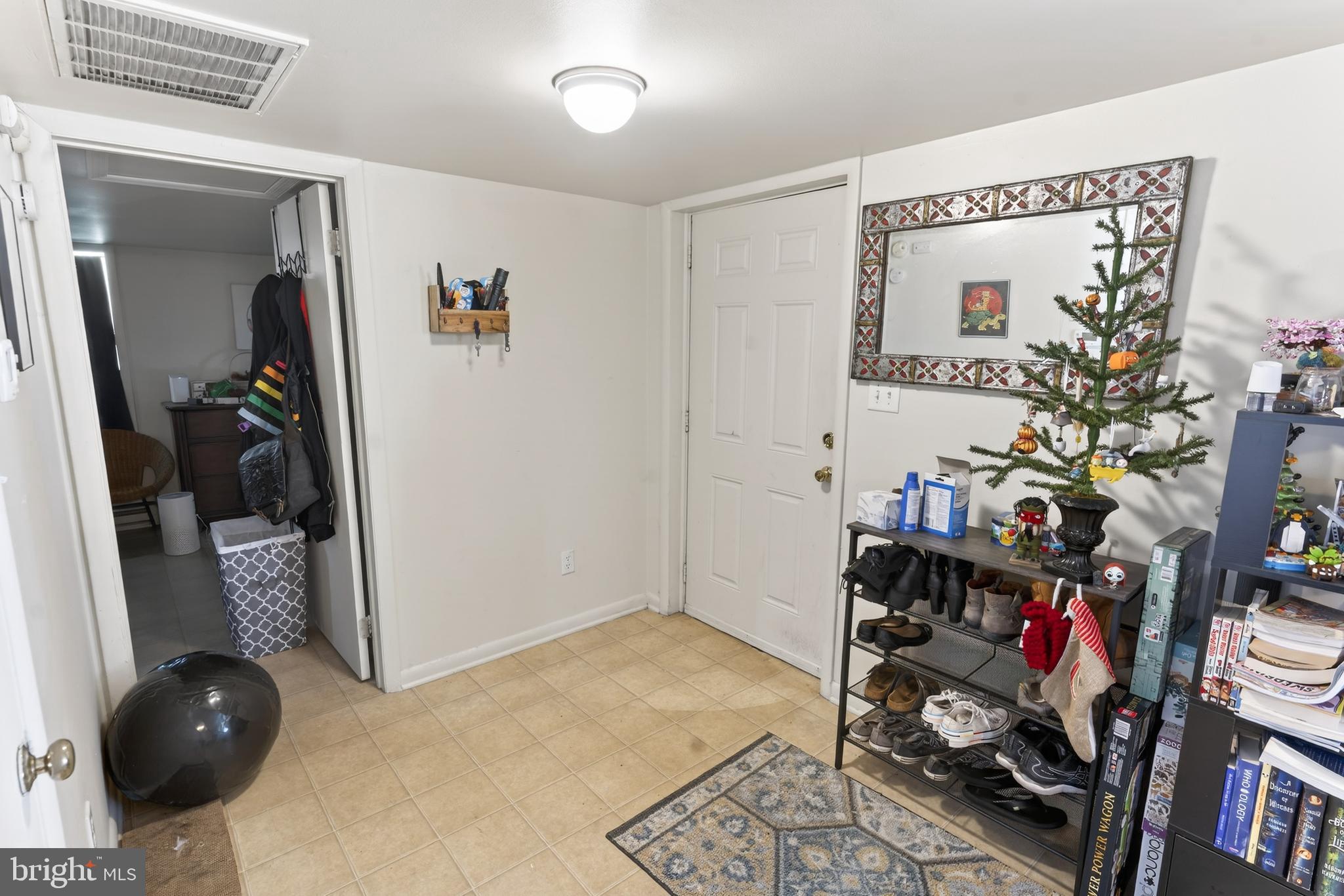 28266 Riverside Drive Salisbury, MD 21801 - Photo 59 of 72 Guest house Entry