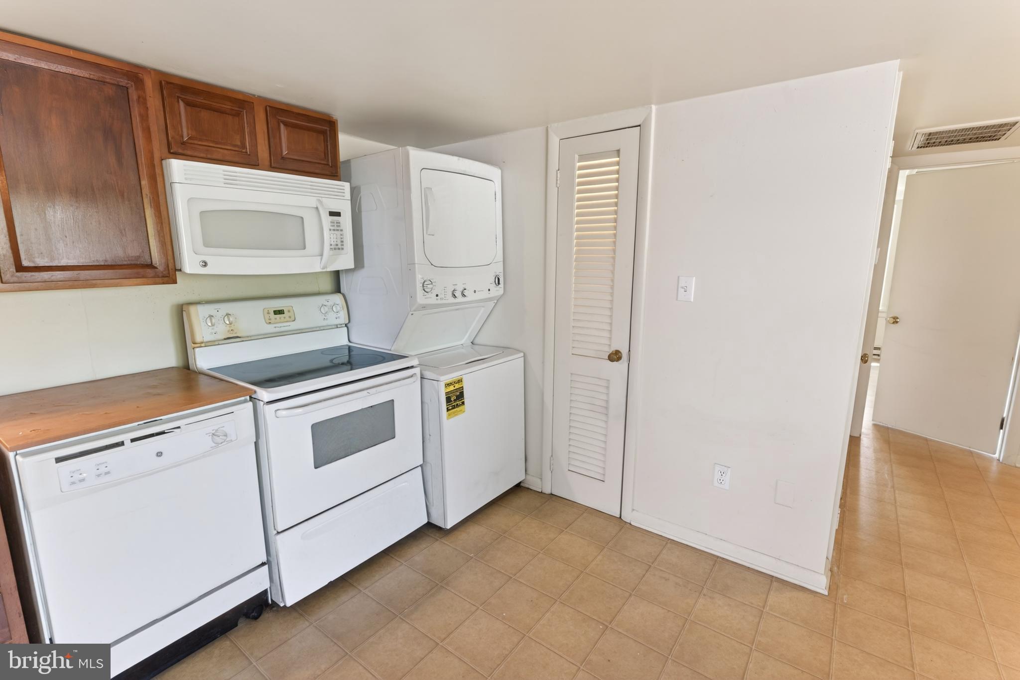 28266 Riverside Drive Salisbury, MD 21801 - Photo 61 of 79 Guest house - kitchen