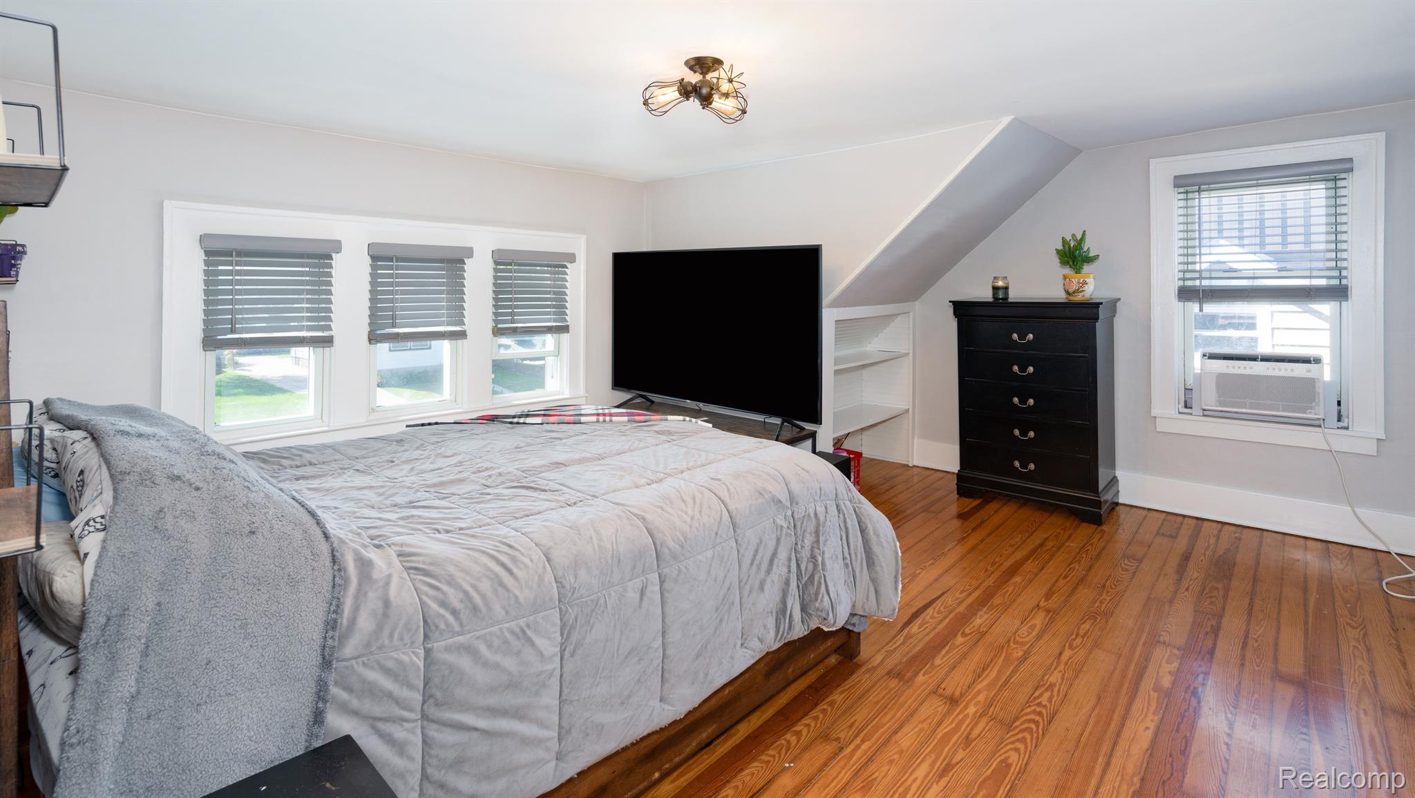 2366 Rosemont Road Berkley, MI 48072 - Photo 13 of 25 Gallery Image 13