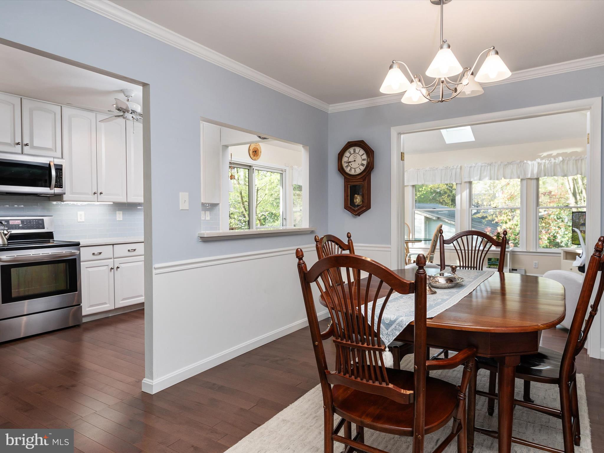 1013 Old Bay Ridge Road Annapolis, MD 21403 - Photo 12 of 68 dining area off kitchen and living room