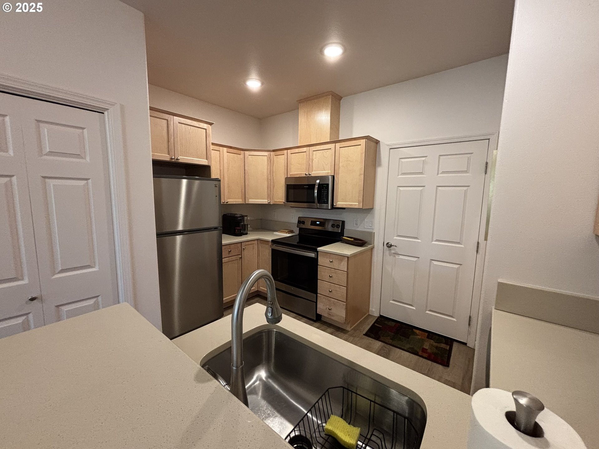 1690 32nd Street Florence, OR 97439 - Photo 9 of 37