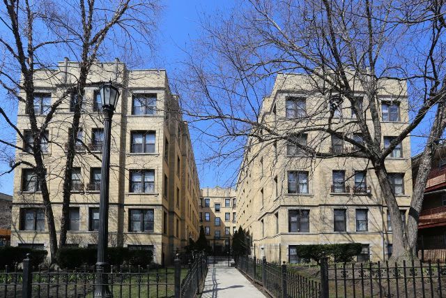 4604 North Beacon Street, Unit 3E Chicago, IL 60640 - Photo 1 of 13