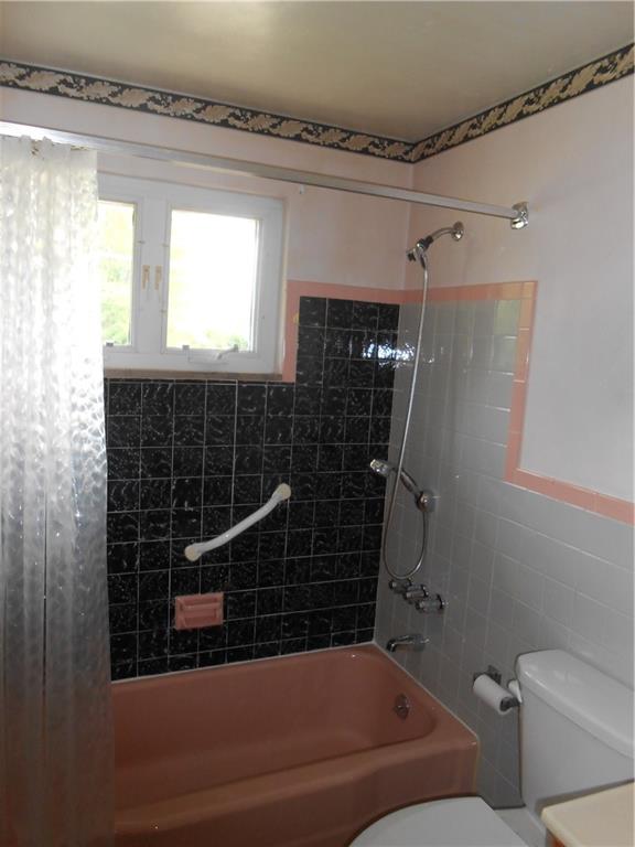 704 New Texas Road Pittsburgh, PA 15239 - Photo 20 of 26 Gallery Image 20