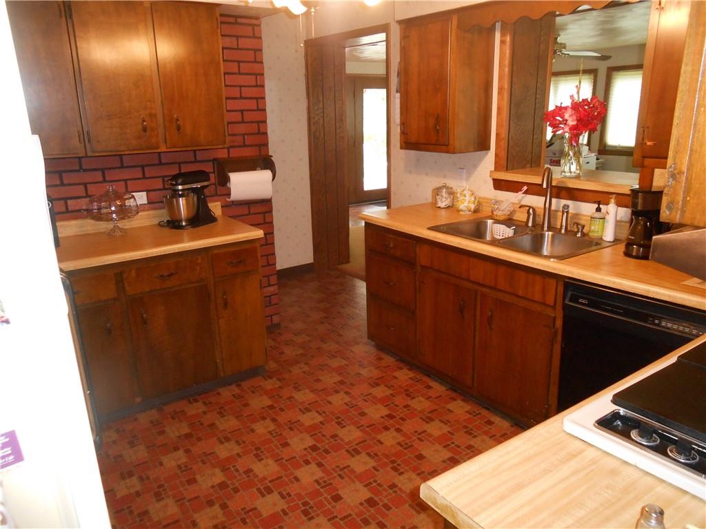 704 New Texas Road Pittsburgh, PA 15239 - Photo 9 of 26 Gallery Image 9
