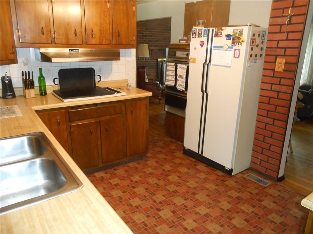 704 New Texas Road Pittsburgh, PA 15239 - Photo 10 of 26 Gallery Image 10