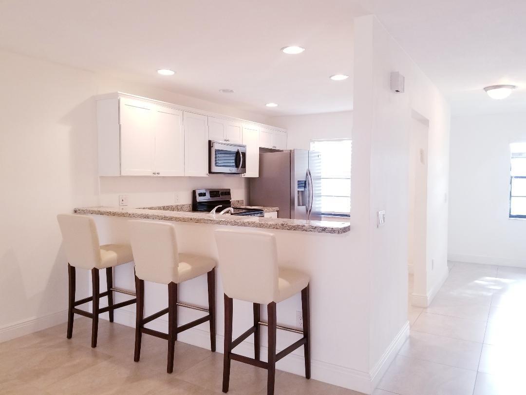 21856 Arriba Real, Unit 5D Boca Raton, FL 33433 - Photo 11 of 34 BOCA LAGO KITCHEN