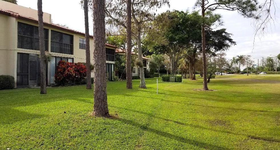 21856 Arriba Real, Unit 5D Boca Raton, FL 33433 - Photo 5 of 34 BOCA LAGO REAR