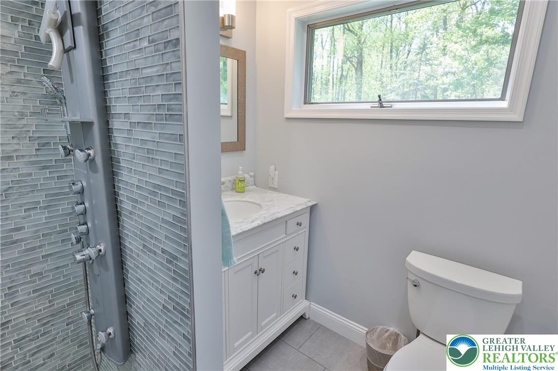 2159 Quarry Road Coopersburg, PA 18036 - Photo 40 of 79 Second floor full bath #2