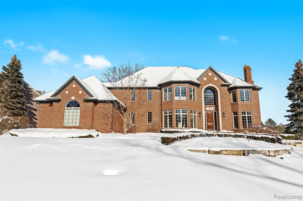 714 Wellington Circle Rochester, MI 48309 - Photo 1 of 79