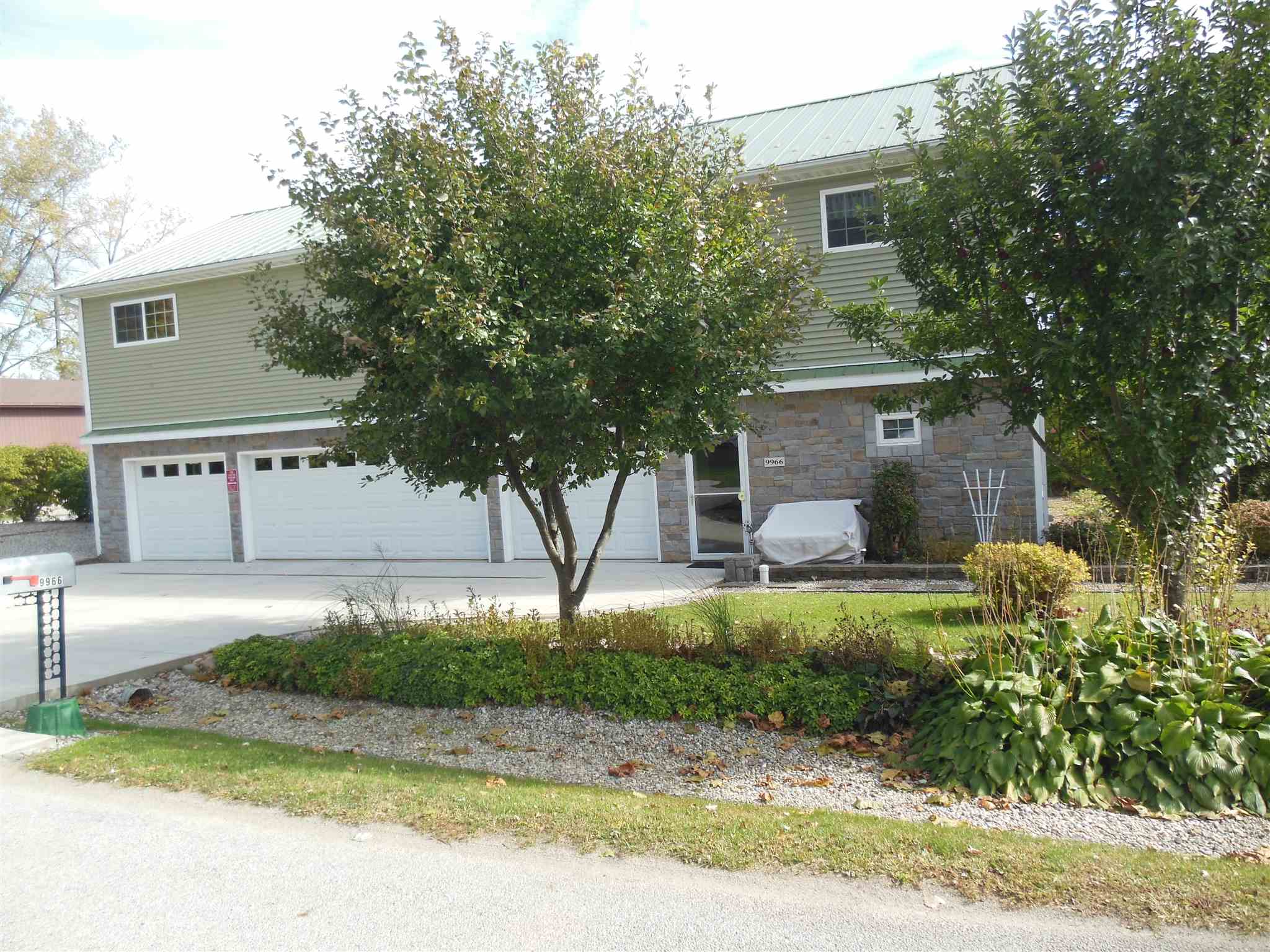 9966 Lincoln Road Syracuse, IN 46567 - Photo 18 of 31 Gallery Image 18