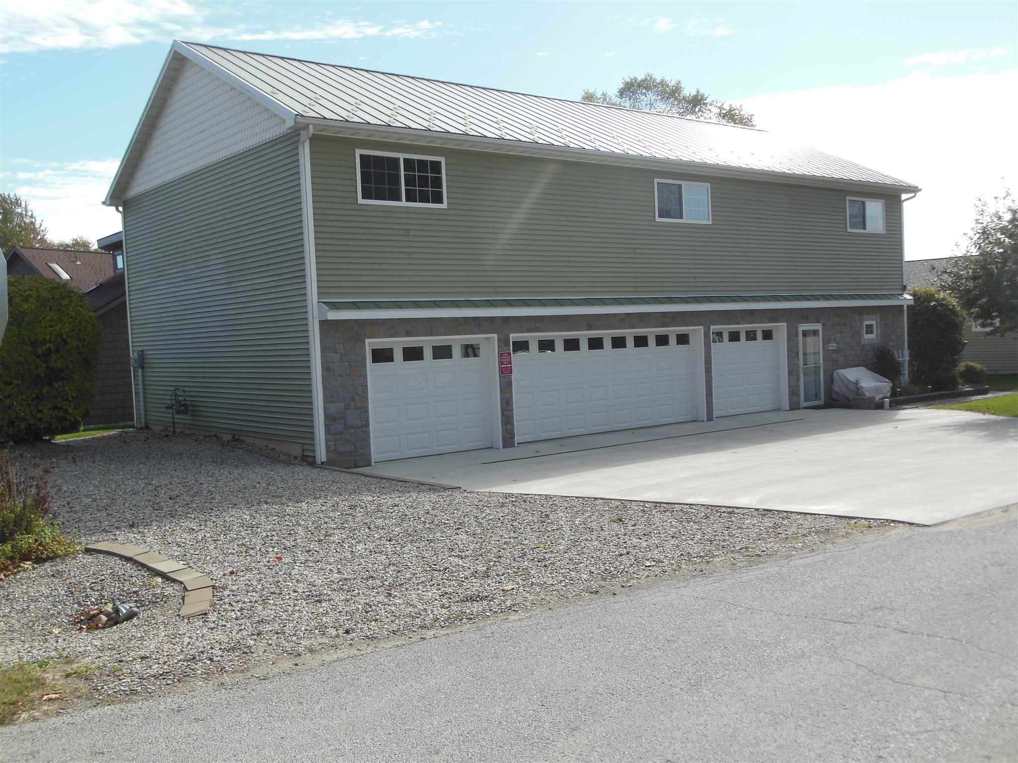9966 Lincoln Road Syracuse, IN 46567 - Photo 20 of 31 Gallery Image 20