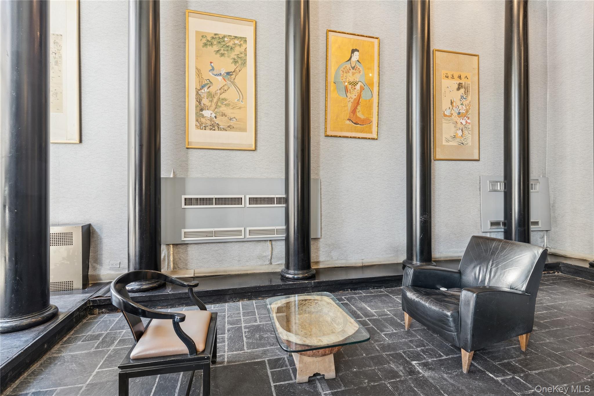 102-10 66th Road, Unit 20G Queens, NY 11375 - Photo 12 of 15 Lobby's Seating Area