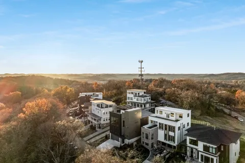 $1,715,000 | 6114 Hill Cir Drive, Nashville, TN 37209