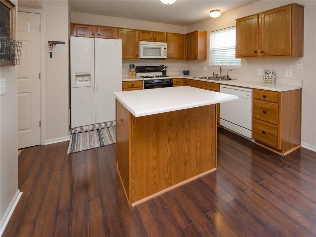 12938 Sinclair Place Fishers, IN 46038 - Photo 7 of 24 Gallery Image 7