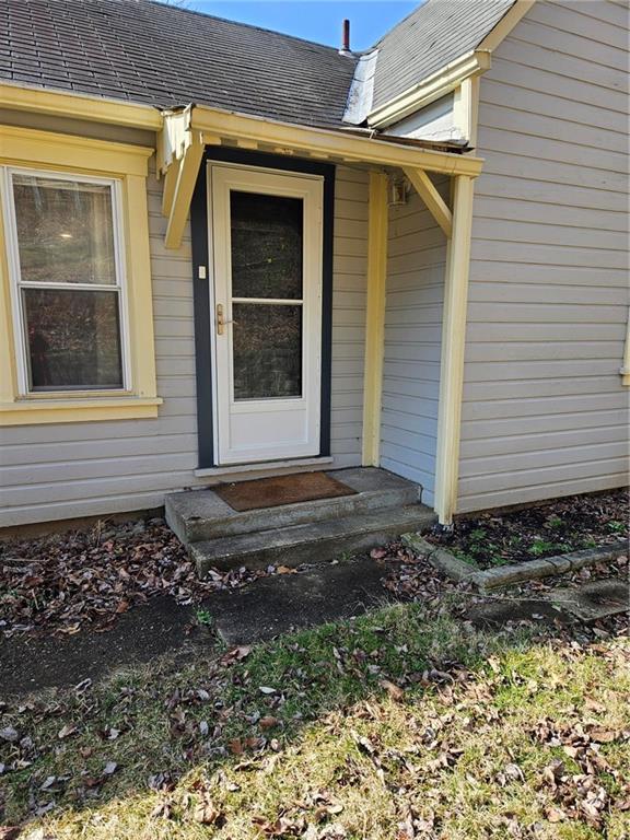 568 Lougeay Road Pittsburgh, PA 15235 - Photo 6 of 30 Front entrance