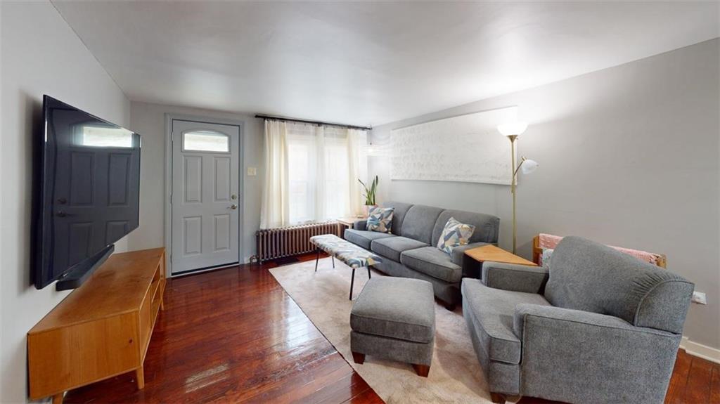 568 Lougeay Road Pittsburgh, PA 15235 - Photo 10 of 30 Living room