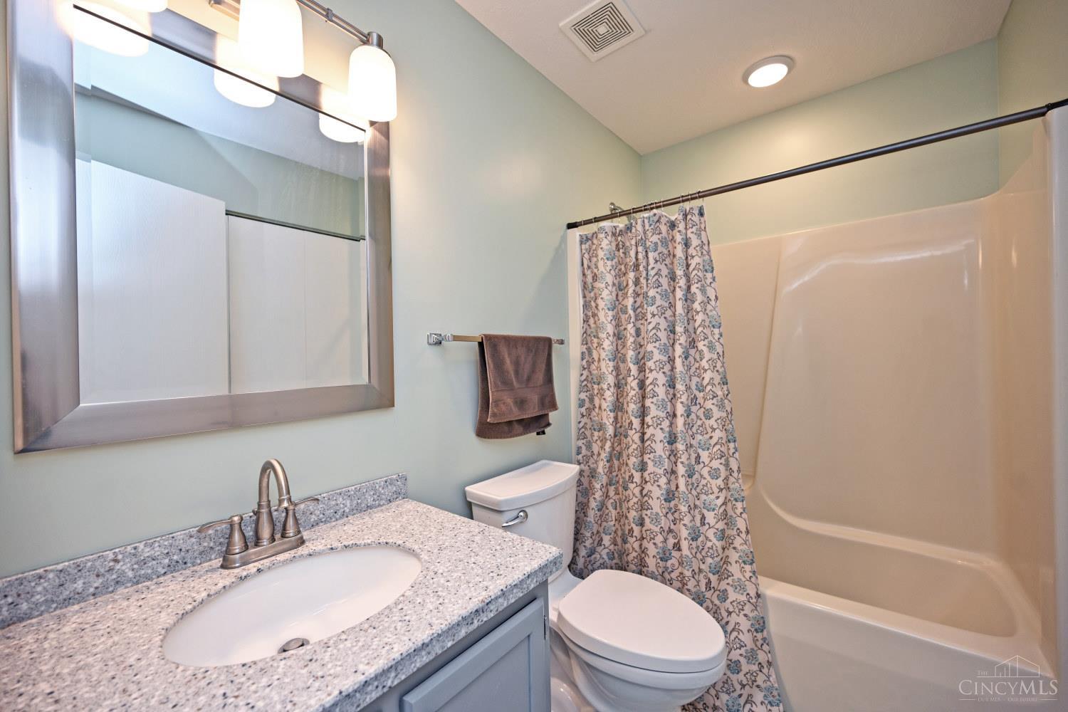 5648 Bridgetown Road, Unit 20 Cincinnati, OH 45248 - Photo 27 of 32 Gallery Image 27