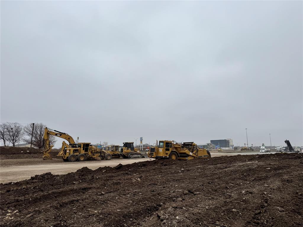 2235 Interstate 35 Gainesville, TX 76240 - Photo 5 of 7 Moving in dirt!