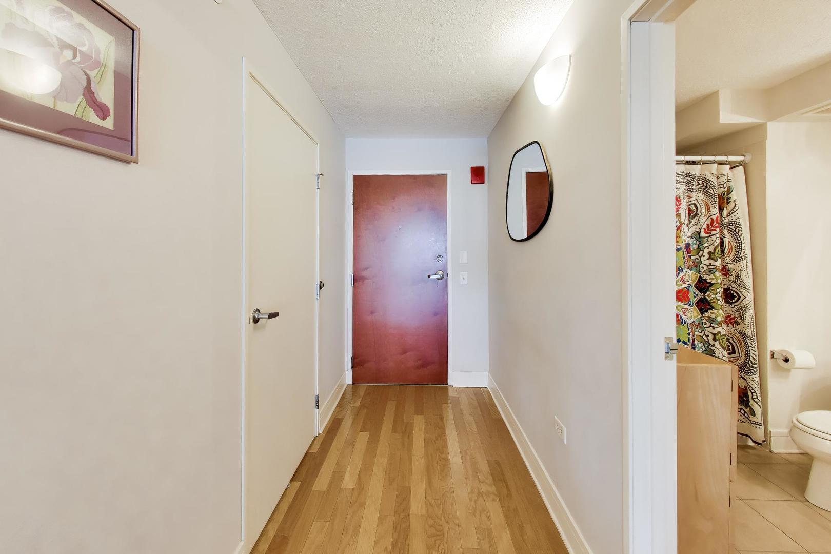 800 Elgin Road, Unit 1419 Evanston, IL 60201 - Photo 7 of 38 Gallery Image 7