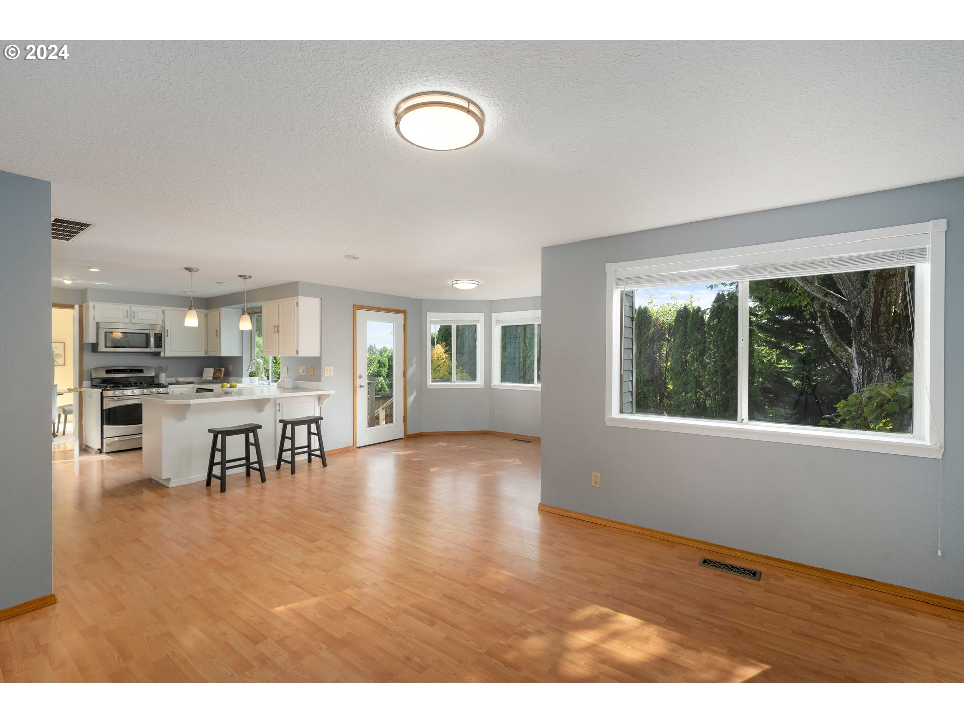 13340 Southwest Hanson Road Beaverton, OR 97008 - Photo 13 of 31 Gallery Image 13