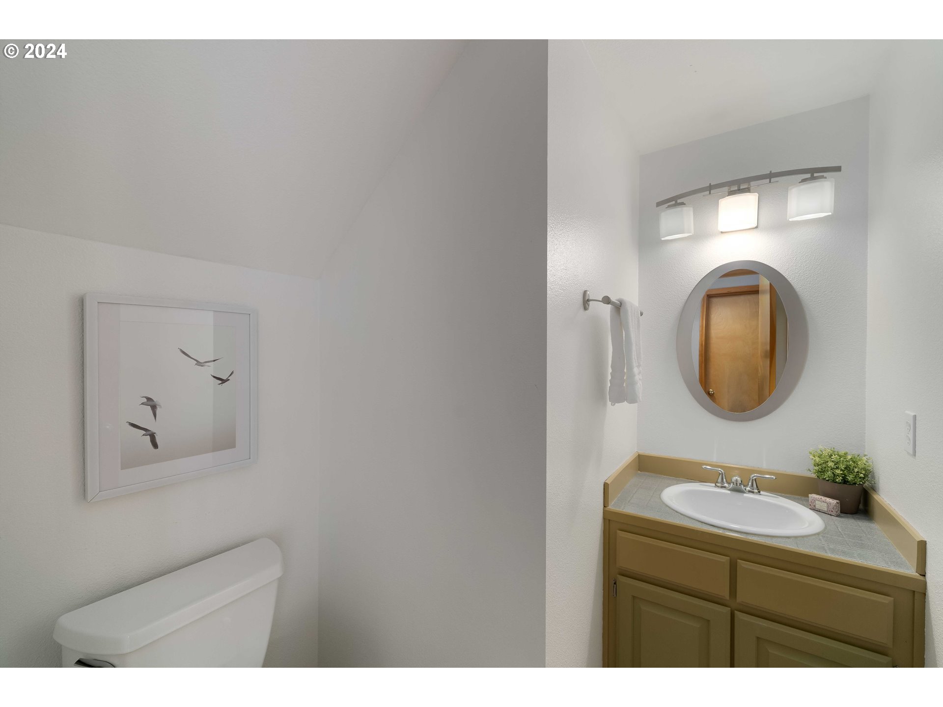 13340 Southwest Hanson Road Beaverton, OR 97008 - Photo 14 of 31 Gallery Image 14