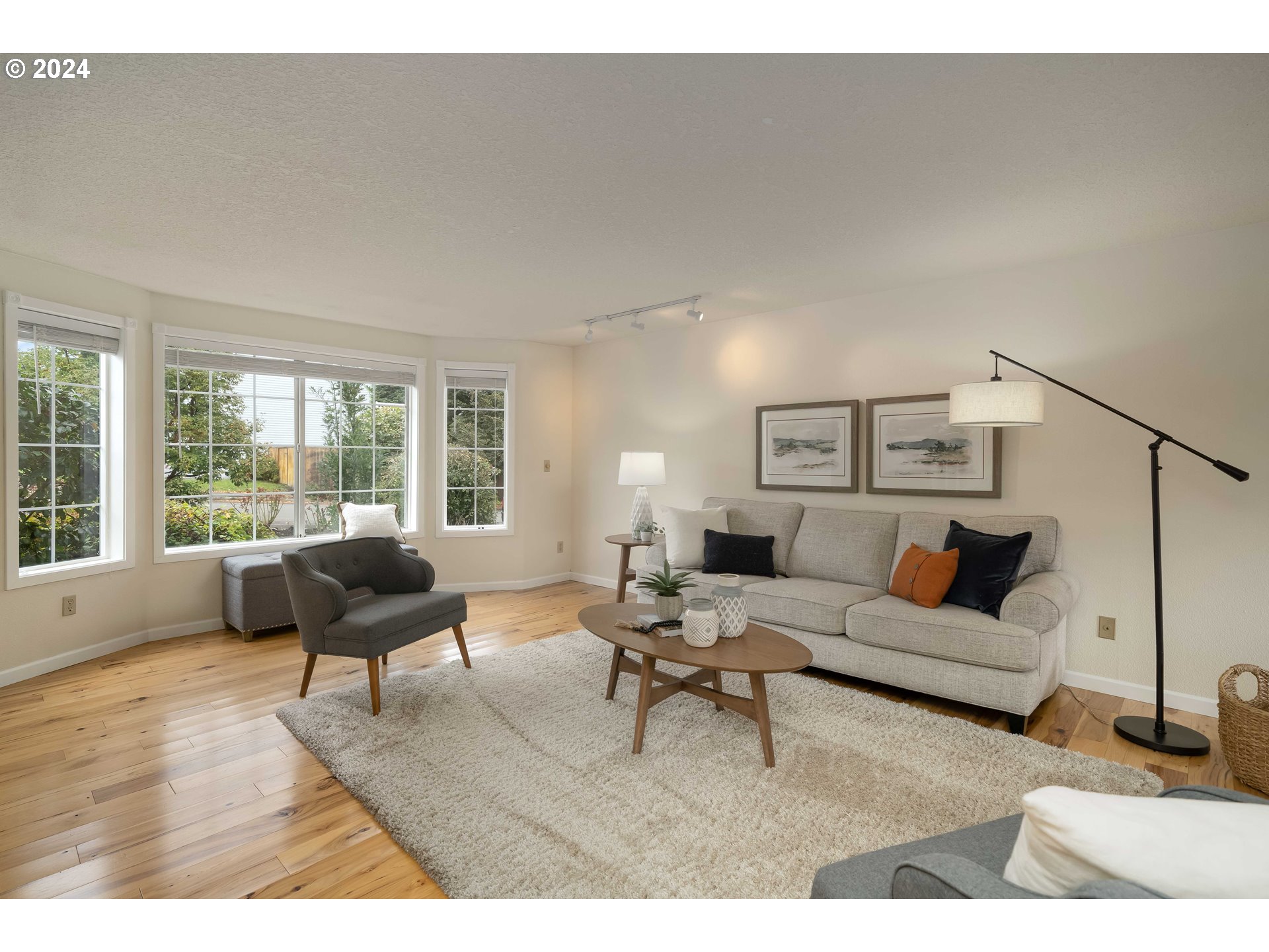 13340 Southwest Hanson Road Beaverton, OR 97008 - Photo 4 of 31 Gallery Image 4