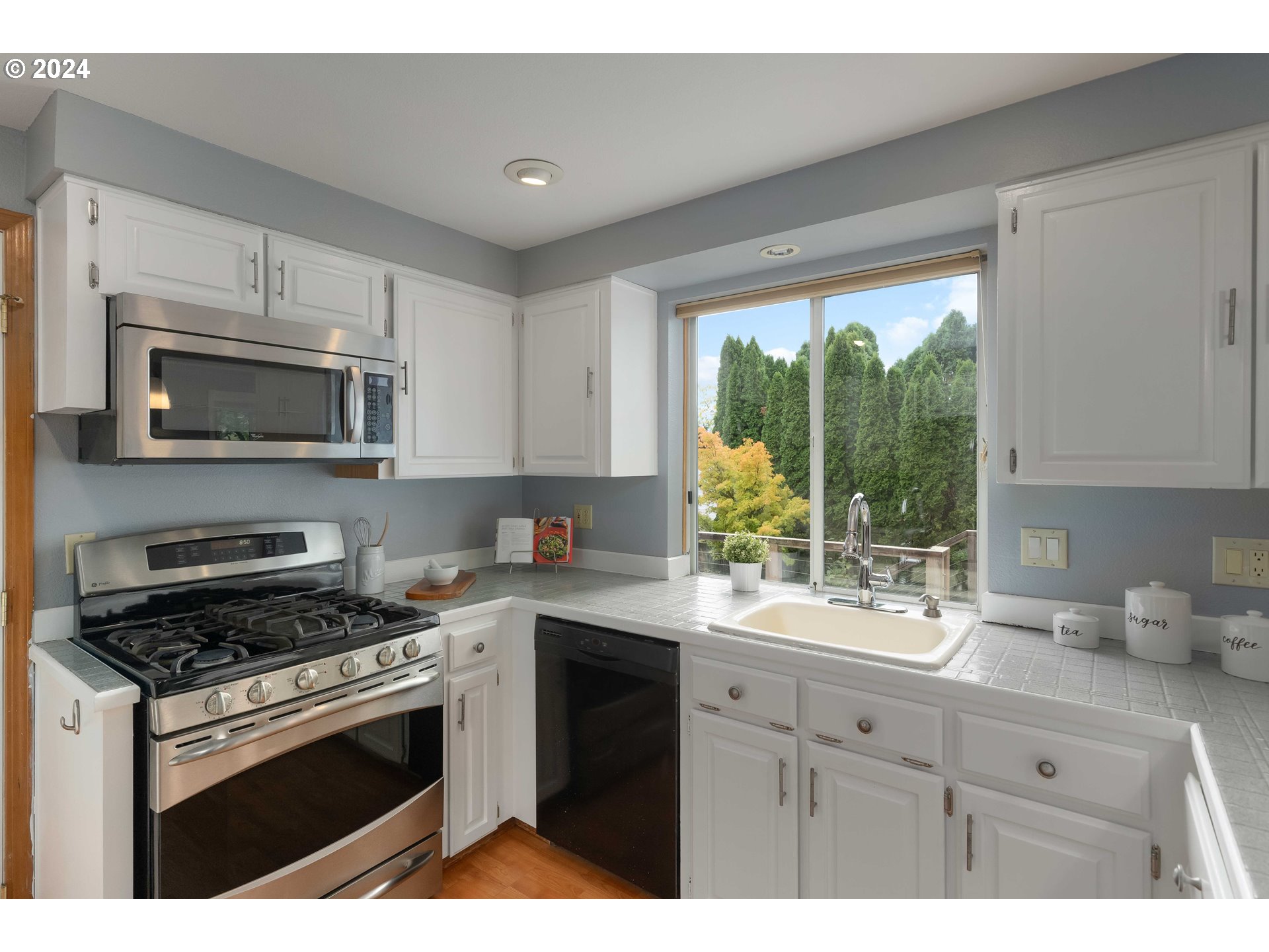 13340 Southwest Hanson Road Beaverton, OR 97008 - Photo 7 of 31 Gallery Image 7