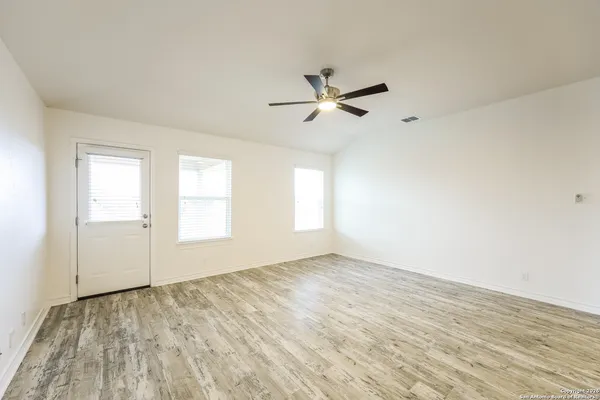 $1,900 | 13414 Bristle Stalk, San Antonio, TX 78254