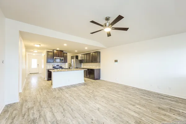 $1,900 | 13414 Bristle Stalk, San Antonio, TX 78254