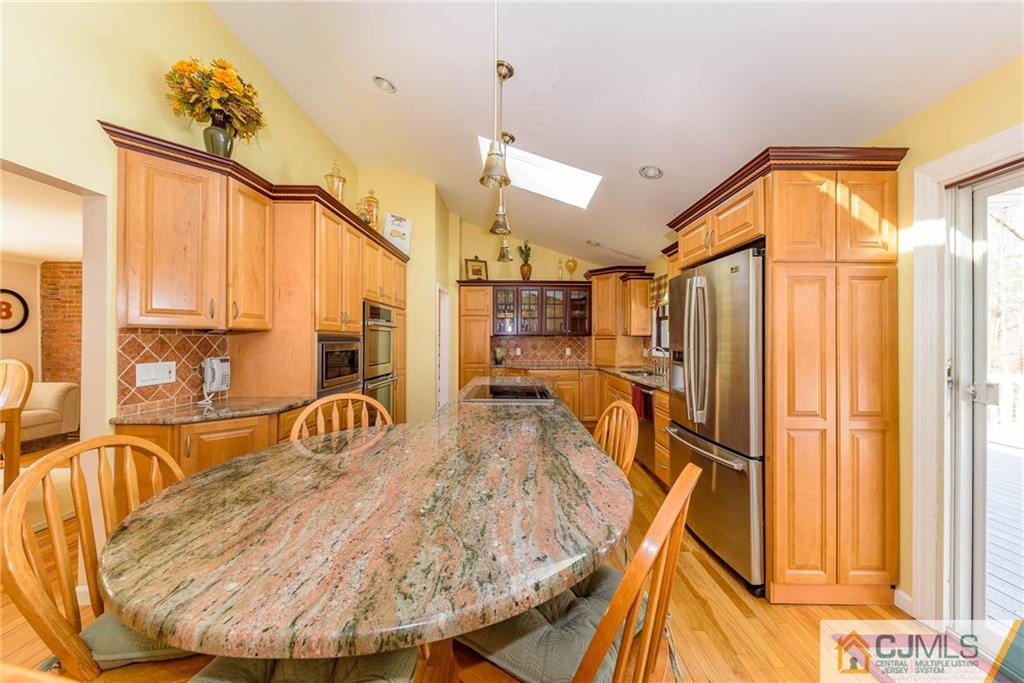 82 Jacobs Road Rockaway, NJ 07866 - Photo 13 of 25 a view of a living room