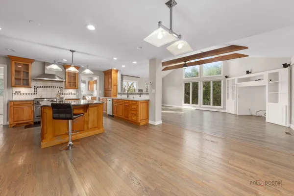 $675,000 | 2326 West Weathersfield Way, Schaumburg, IL 60193