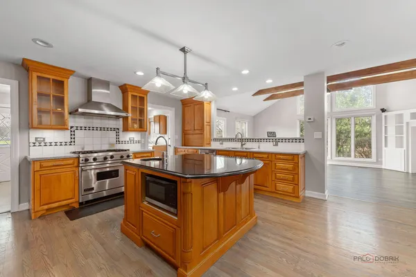 $675,000 | 2326 West Weathersfield Way, Schaumburg, IL 60193