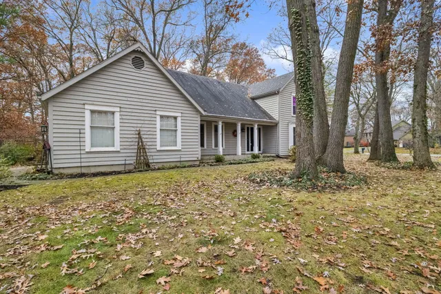 $349,500 | 4203 Oak Grove Drive, Valparaiso, IN 46383