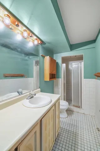 $349,500 | 4203 Oak Grove Drive, Valparaiso, IN 46383