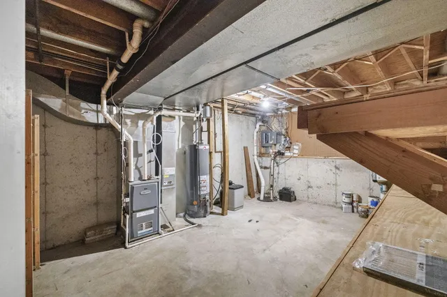 $349,500 | 4203 Oak Grove Drive, Valparaiso, IN 46383