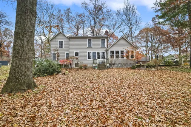 $349,500 | 4203 Oak Grove Drive, Valparaiso, IN 46383