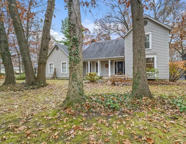 $349,500 | 4203 Oak Grove Drive, Valparaiso, IN 46383