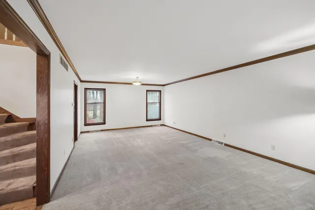 $349,500 | 4203 Oak Grove Drive, Valparaiso, IN 46383