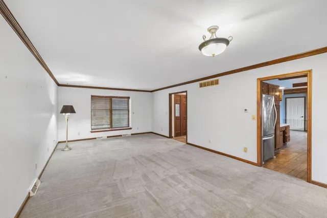 $349,500 | 4203 Oak Grove Drive, Valparaiso, IN 46383