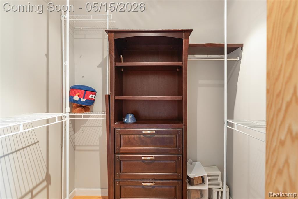 700 Tennyson Rochester Hills, MI 48307 - Photo 18 of 32