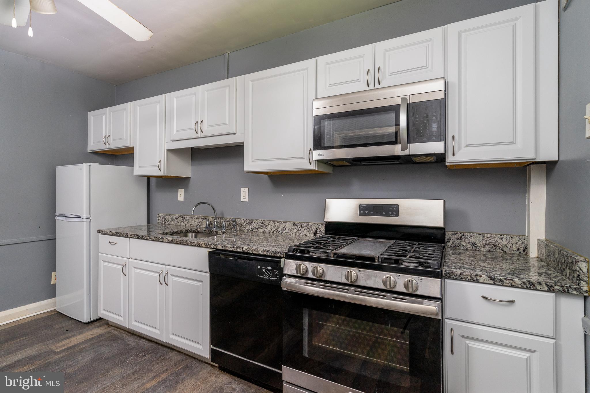 3526 White Chapel Road Baltimore, MD 21215 - Photo 12 of 30 Kitchen (alt view)
