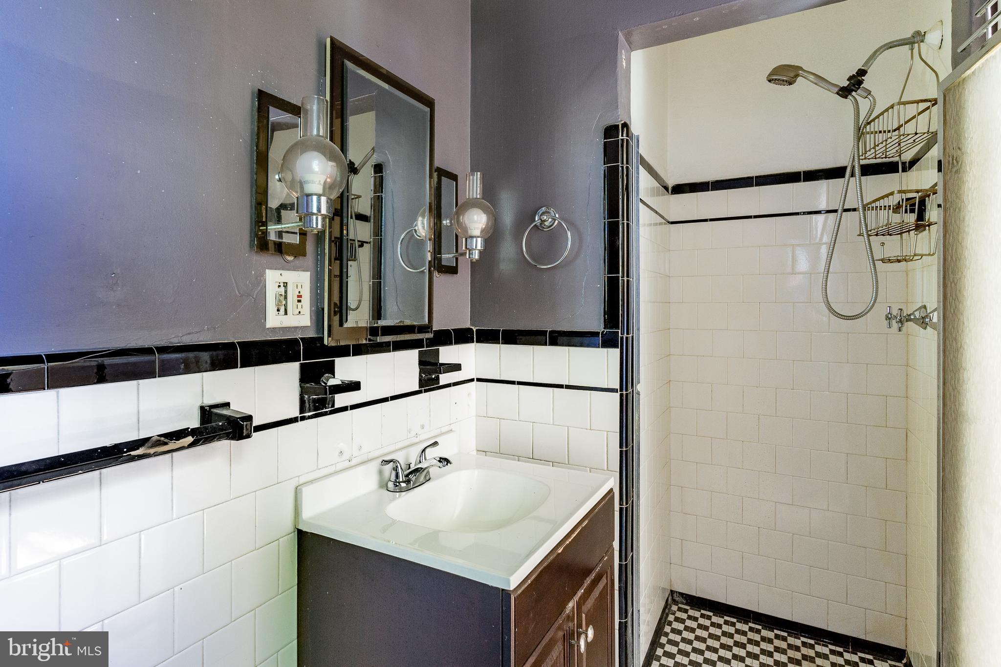 3526 White Chapel Road Baltimore, MD 21215 - Photo 15 of 30 Primary Bathroom
